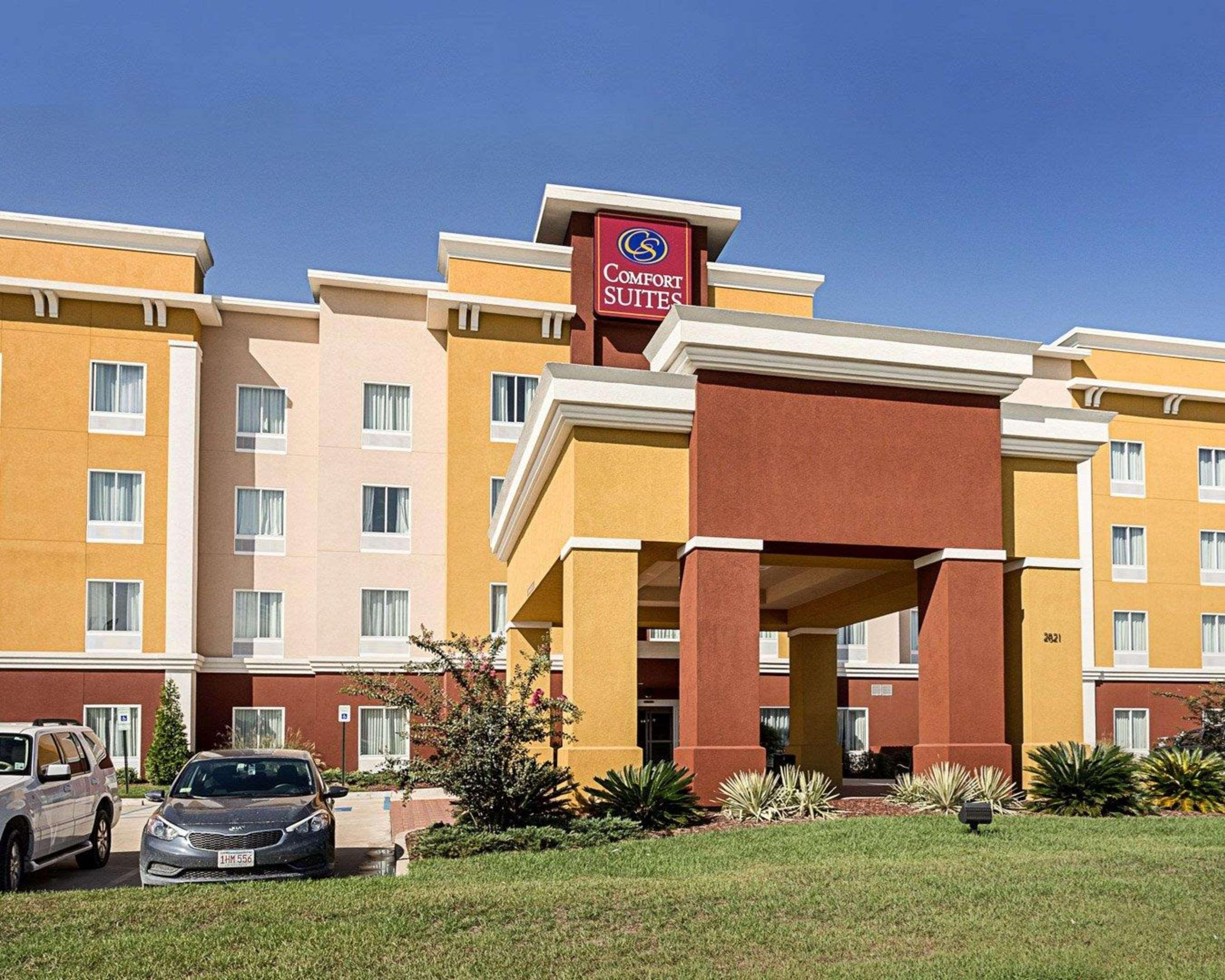 Comfort Suites Near Tanger Outlet Mall Ґонзалес Екстер'єр фото
