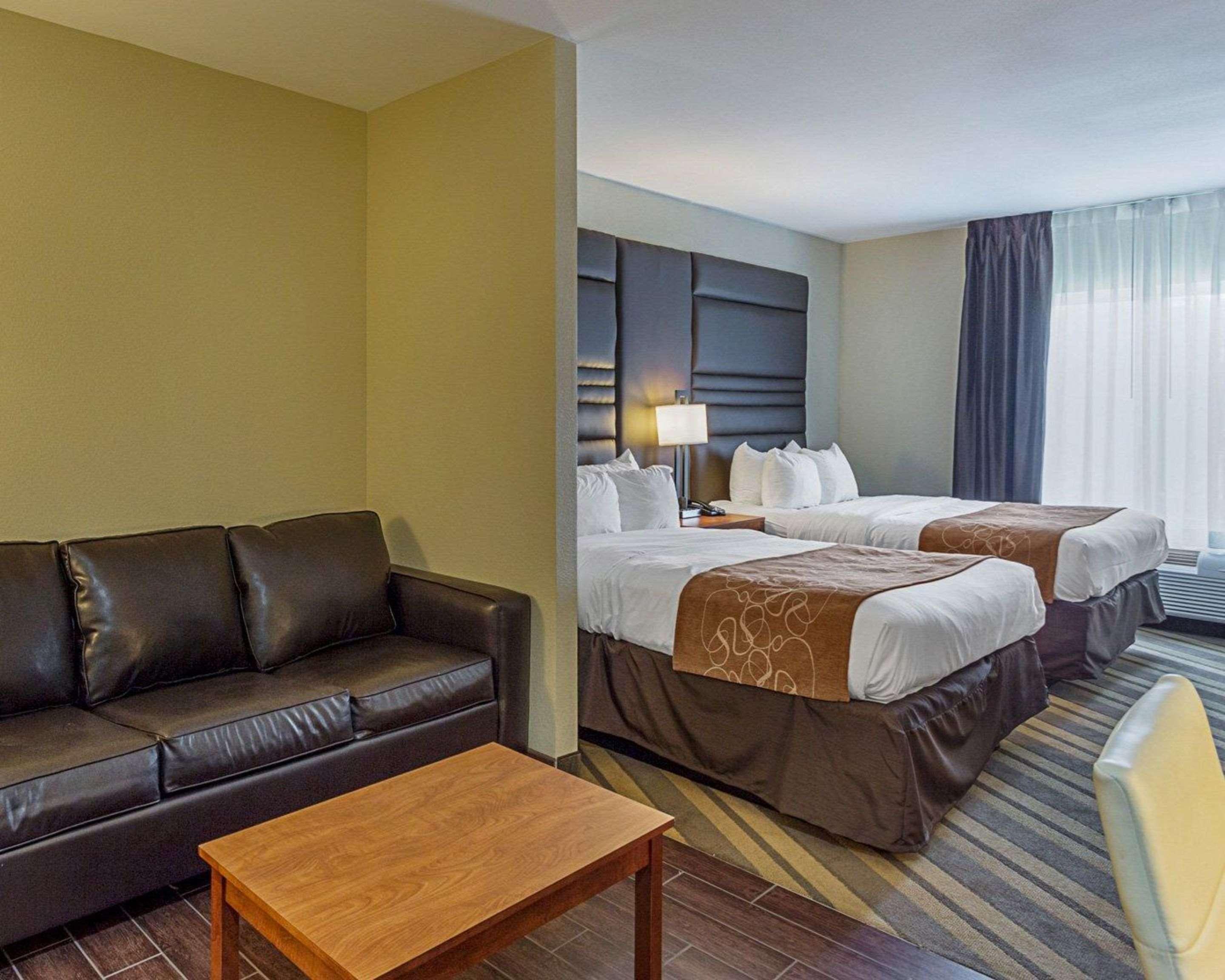Comfort Suites Near Tanger Outlet Mall Ґонзалес Екстер'єр фото