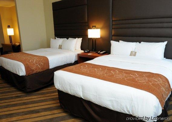 Comfort Suites Near Tanger Outlet Mall Ґонзалес Екстер'єр фото